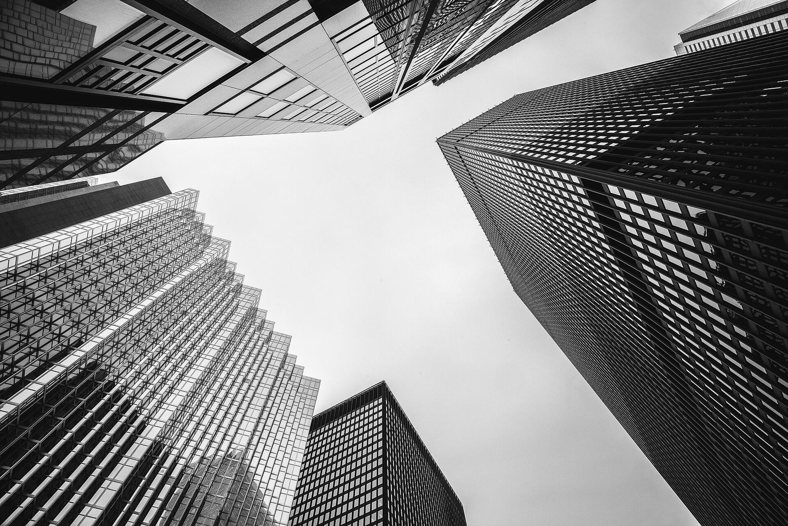Fachadas de vidro de edifícios modernos